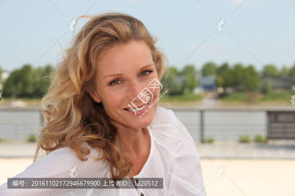 微笑的女人