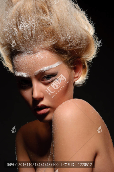 美麗的白雪和frost的女人