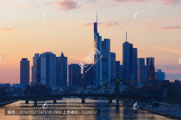 法蘭克福；黃昏時(shí)的德國(guó)