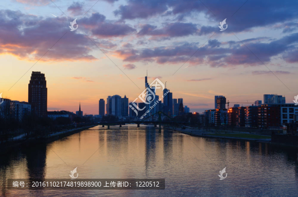 法蘭克福；黃昏時(shí)的德國(guó)