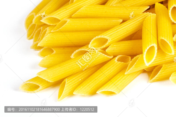 白色背景意大利意大利面食的特寫