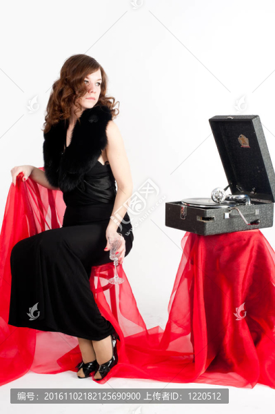 美麗的女人與留聲機；