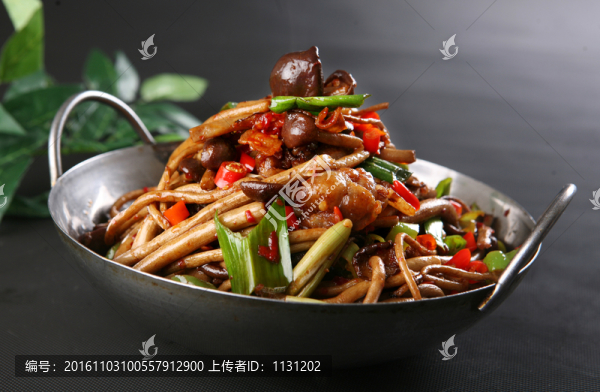 干鍋茶樹菇