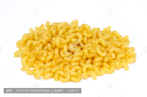白色背景意大利意大利面食的特寫