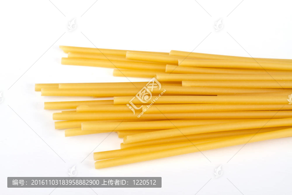 生意大利面面條孤立在白色背景