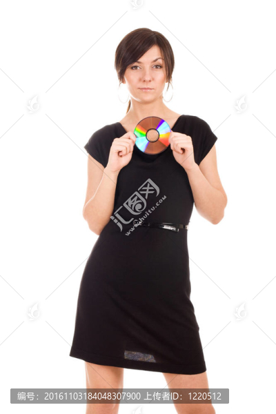 抱著音頻盤的年輕女人