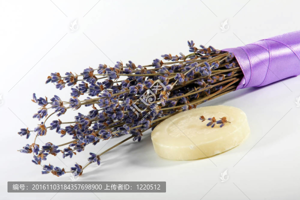 肥皂和薰衣草