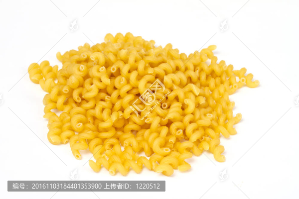 白色背景意大利意大利面食的特寫