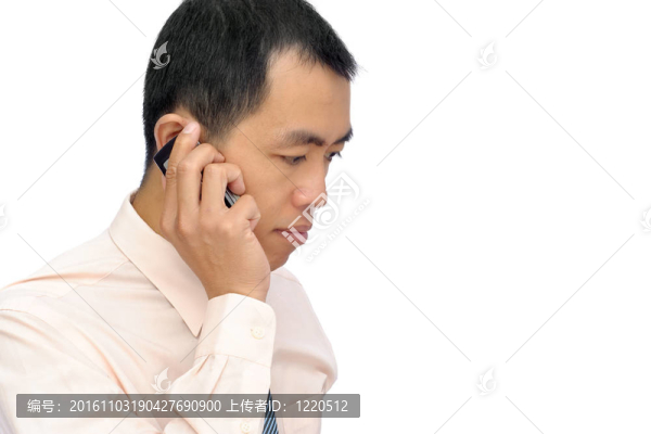 使用手機的成熟商務(wù)男人