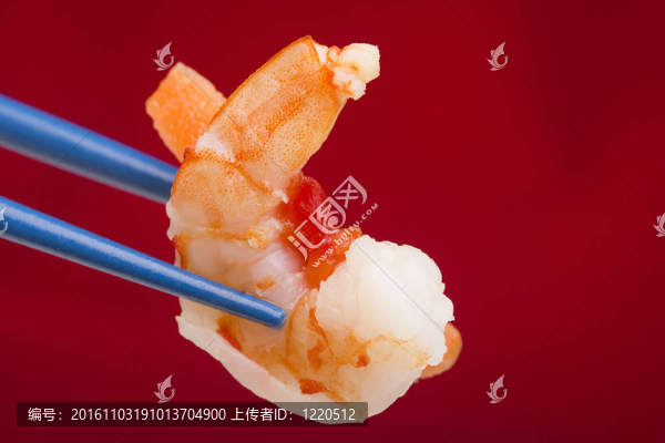 蝦在筷子