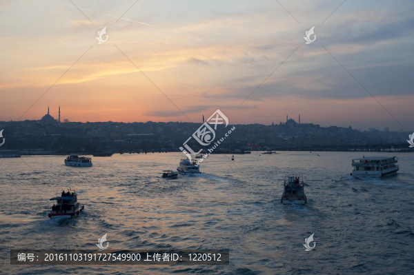 黃昏時分博斯普魯斯海峽船河