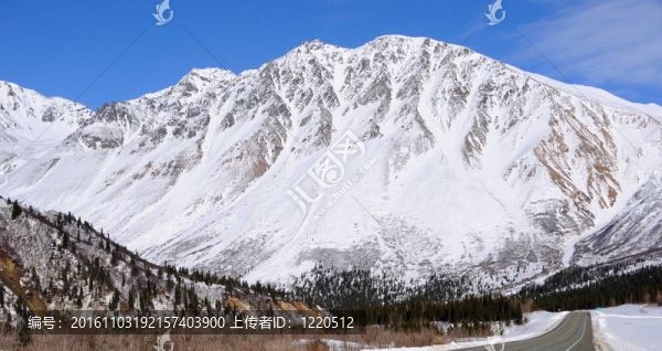 阿拉斯加山脈的彩虹山