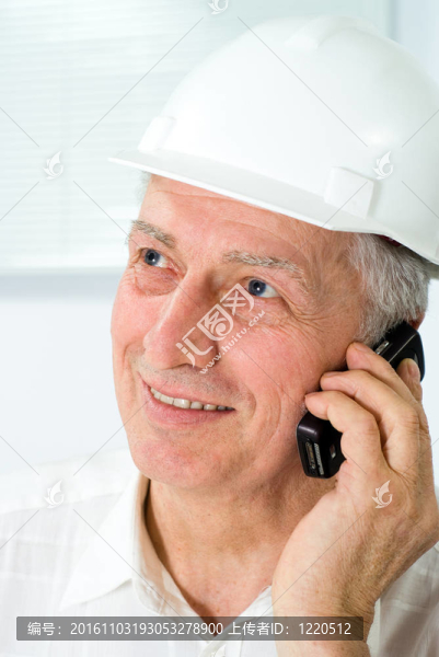 頭盔里的老建筑者