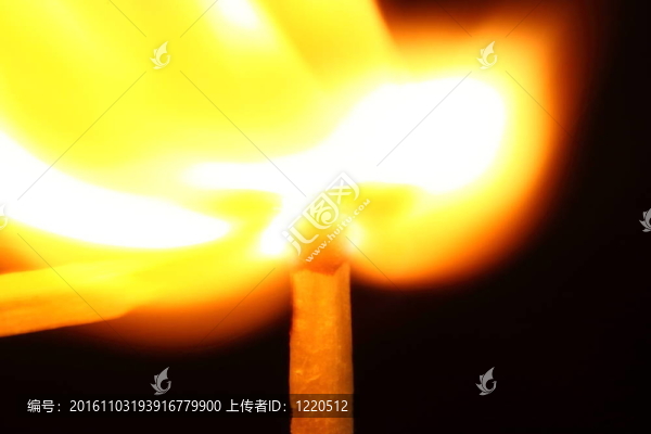 點(diǎn)燃一根火柴