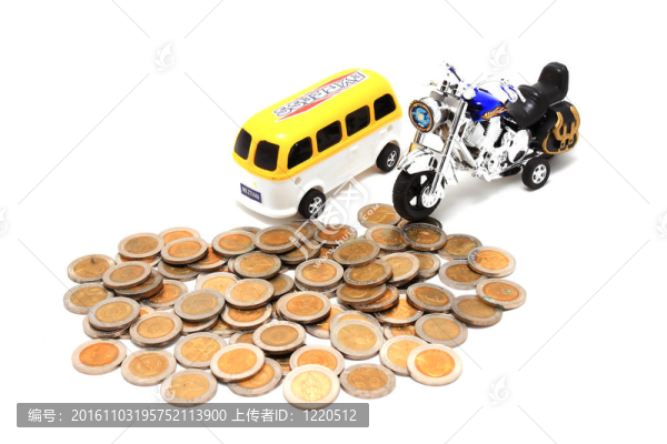 在很多金幣的摩托車和面包車（孤立點