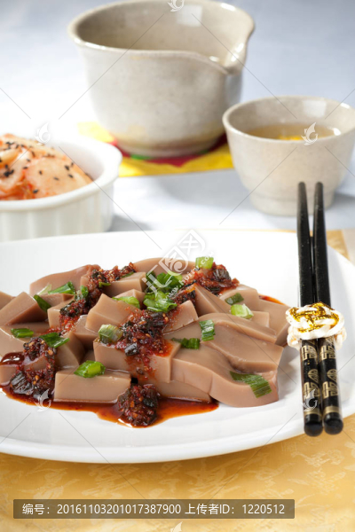 韓國菜由橡子。