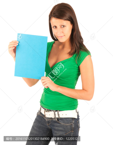 介紹：可愛(ài)的年輕黑人女孩手里拿著一個(gè)文本框
