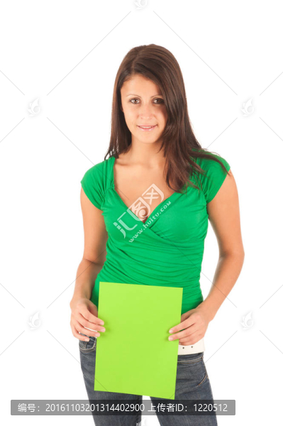 介紹：可愛的年輕黑人女孩手里拿著一個(gè)文本框