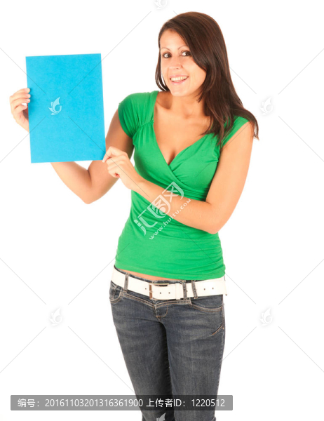 介紹：可愛(ài)的年輕黑人女孩手里拿著一個(gè)文本框