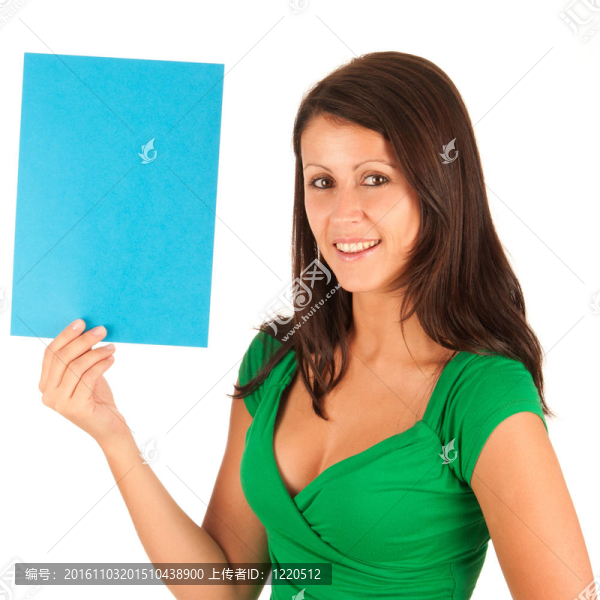 介紹：可愛的年輕黑人女孩手里拿著一個文本框