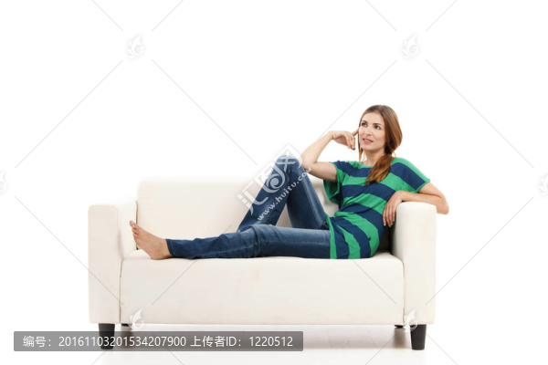 女人在沙發(fā)上的思考