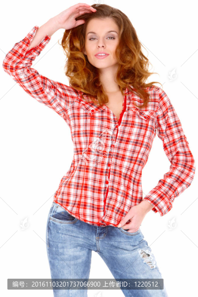 可愛的年輕女人在休閑服裝