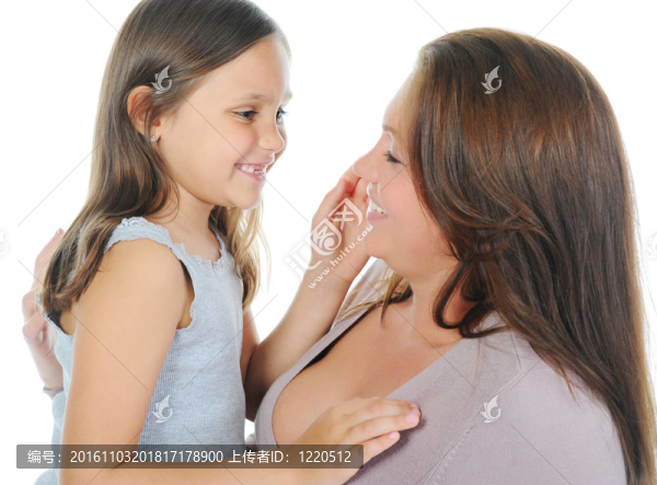 懷孕的女人和她的女兒