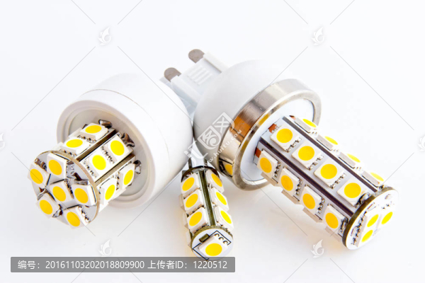 三片貼片發(fā)光二極管LED燈泡