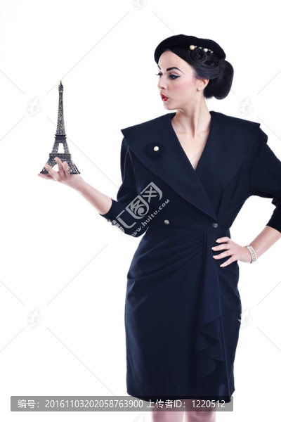 美麗的年輕女子與巴黎象征埃菲爾鐵塔