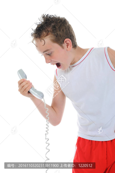 緊張的男孩