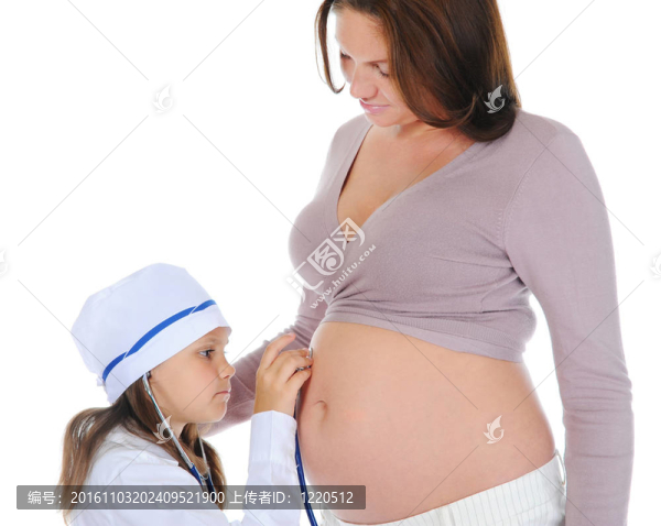 懷孕的女人和她的女兒