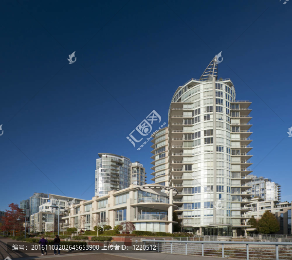 在加拿大的現(xiàn)代建筑和聯(lián)排別墅