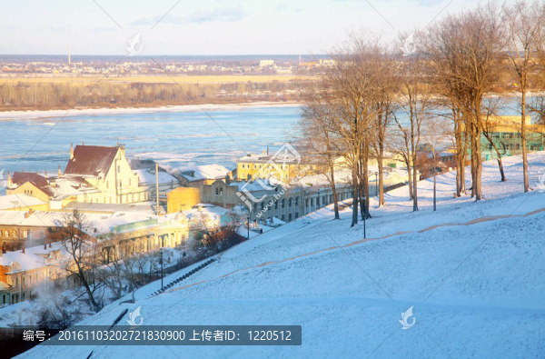 十一月，諾夫哥羅德市俄羅斯街道視圖rozhdestvenskaya