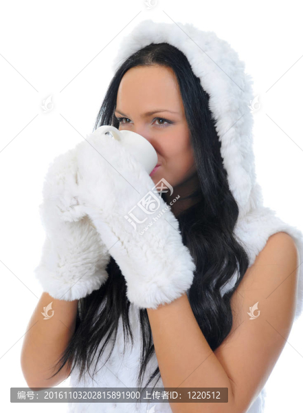 快樂(lè)的女人服裝在溫暖的帽子。
