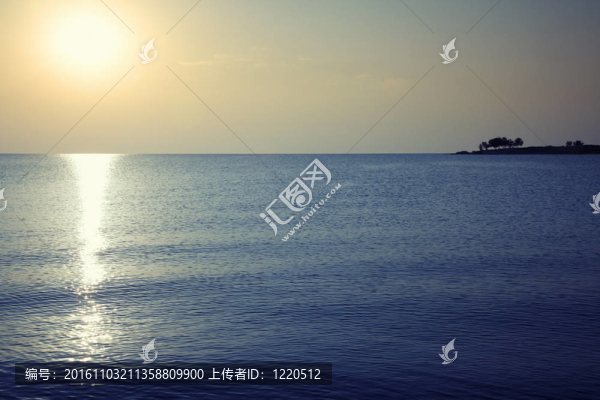 傍晚的海