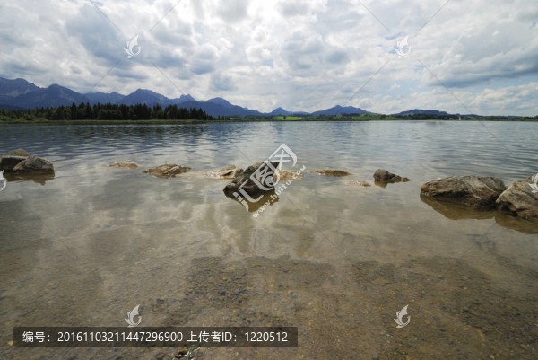 高山湖泊