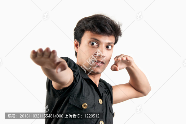 憤怒的印度男子攻擊位置