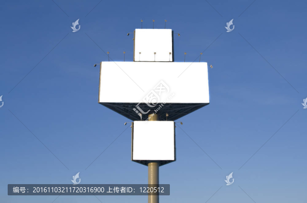 清晨藍(lán)色大天空的廣告牌