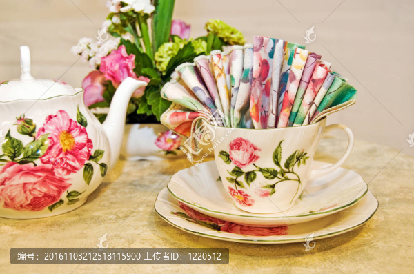 古色古香的茶具