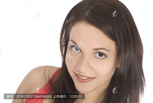 微笑的年輕女子臉上特寫照片
