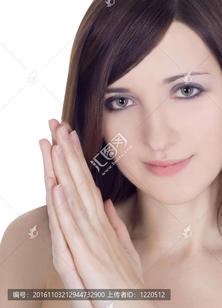 面帶微笑的女人臉上明亮的照片