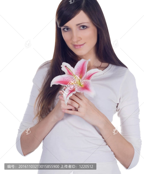 花在手年輕可愛的黑發(fā)亮的肖像