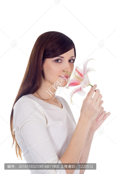 花在手年輕可愛的黑發(fā)亮的肖像