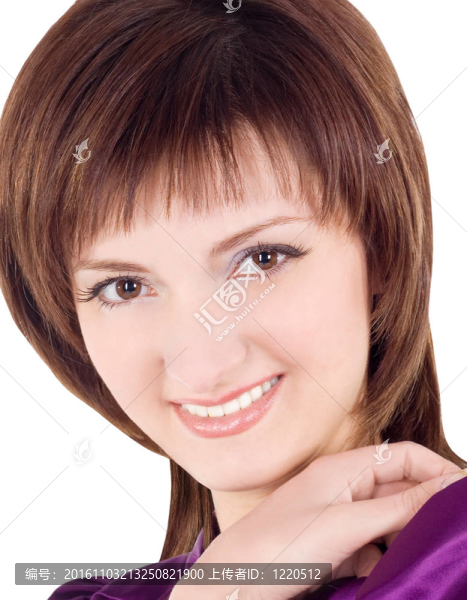 明亮的畫面在白色的微笑的女