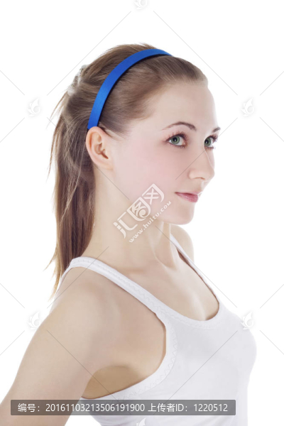 年輕女子孤立在白色遠(yuǎn)離相機(jī)
