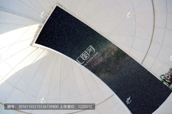 天文臺室內(nèi)白圓頂