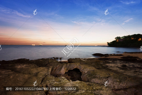 黎明前的海洋海岸
