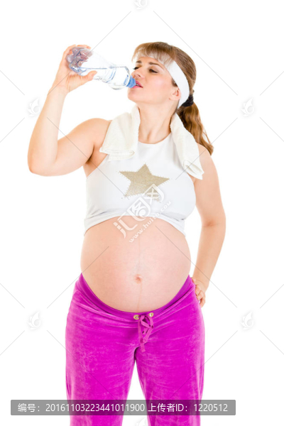 孕婦飲用水后，孤立行使白色