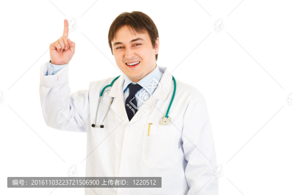 年輕的年輕醫(yī)生指著手指在白色上孤立
