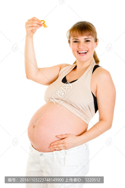 微笑孕婦抱寶寶假人